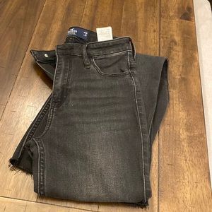 high rise flare hollister classic stretch jeans. size 0/24